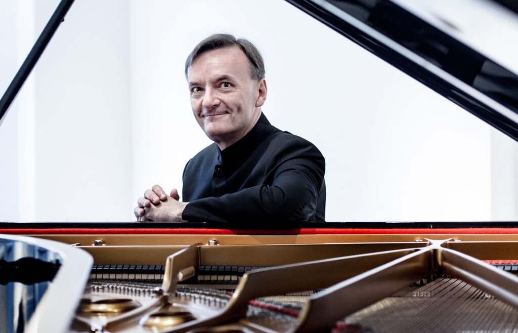 Stephen Hough “The World of Yesterday” concerto