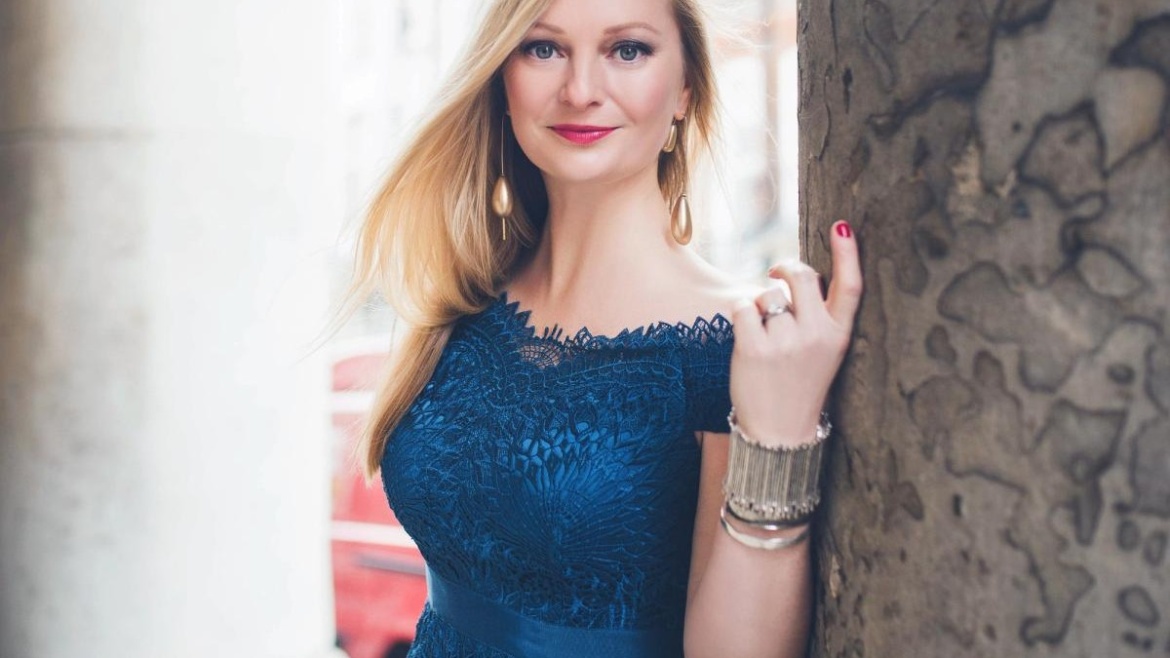 Lucy Crowe, a soprano for the centuries.