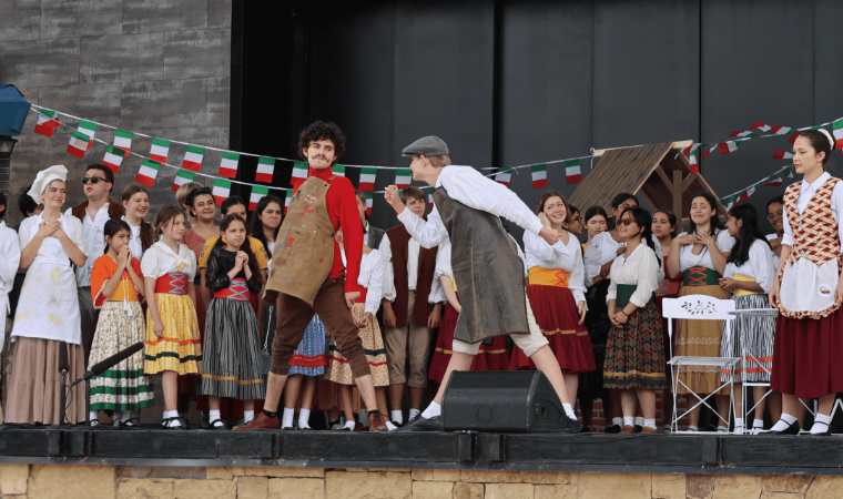 Aspiring opera singers and conductors come to Santa Fe this Summer